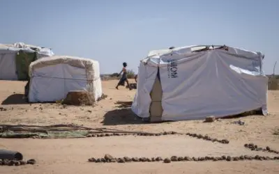 Le HCR est indigné par les meurtres de 100 civils lors d’attaques au Niger ; des centaines de rescapés fuient à pied