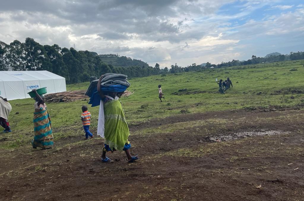 Des milliers de personnes fuient vers l’Ouganda suite à des affrontements en RD Congo